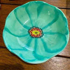 Laurie Gates Melamine Flower Shaped Bowl.  Aqua & Turquoise with Flower.  EUC